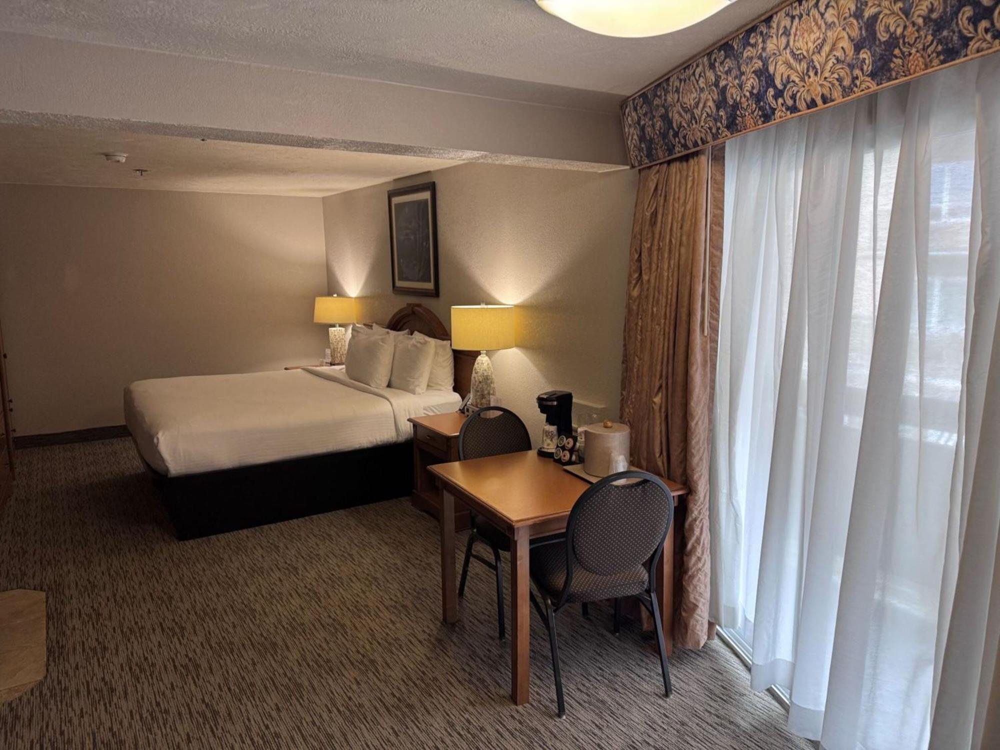 Promenade Inn & Suites Oceanfront Seaside Zewnętrze zdjęcie